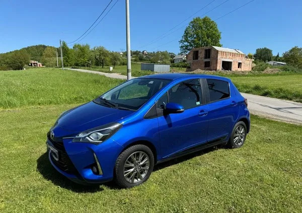 samochody osobowe Toyota Yaris cena 51700 przebieg: 57000, rok produkcji 2017 z Jarosław